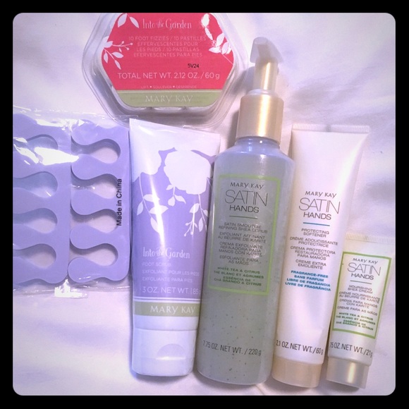 Mary Kay Accessories - 🌸Mary Kay🌸 Hand & Foot Set